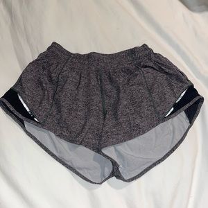 LULULEMON heather grey 2.5 hotty hot shorts